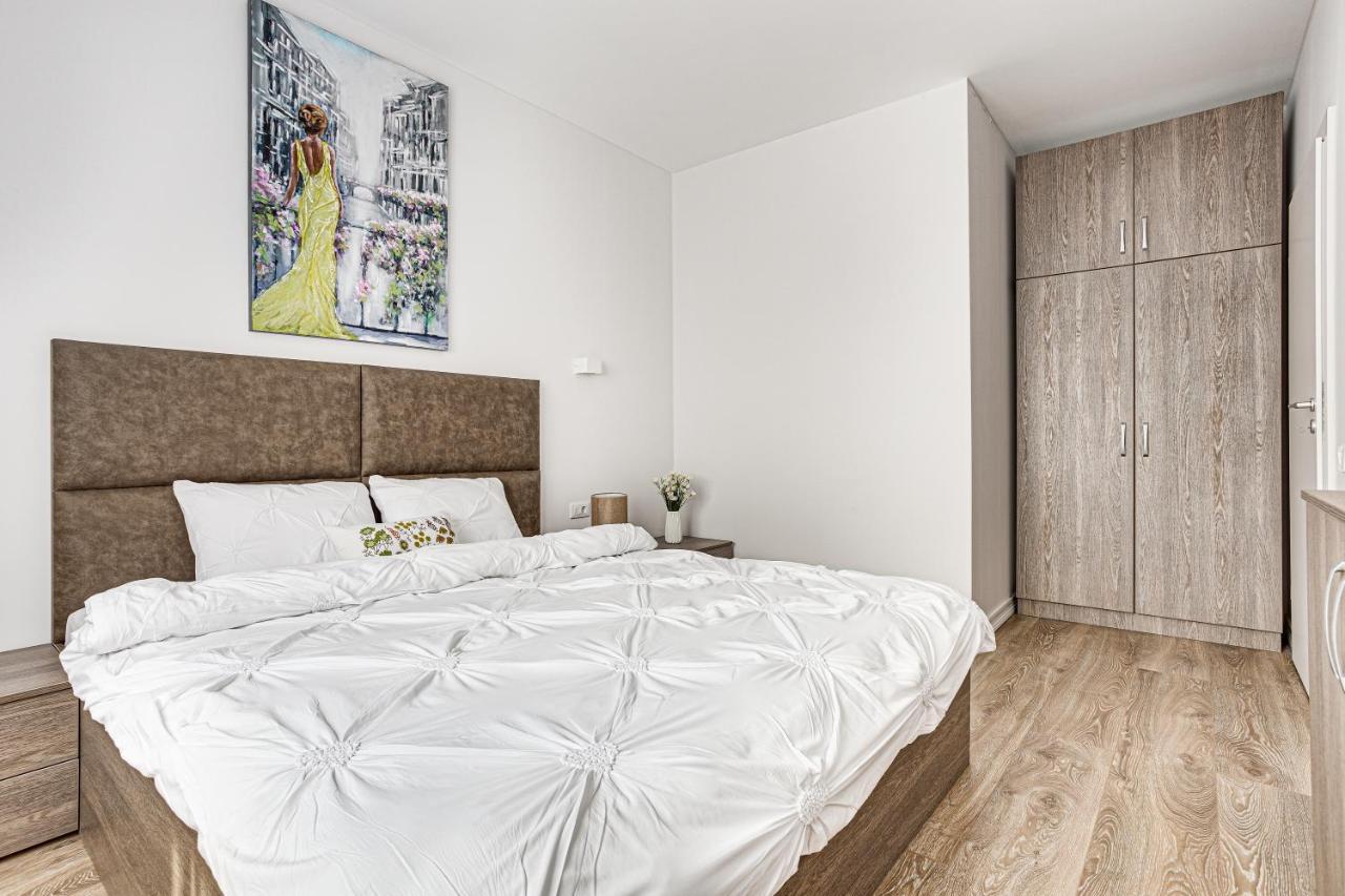 Ari Olive Apartment Near Atrium & Afi Mall Arad Eksteriør billede